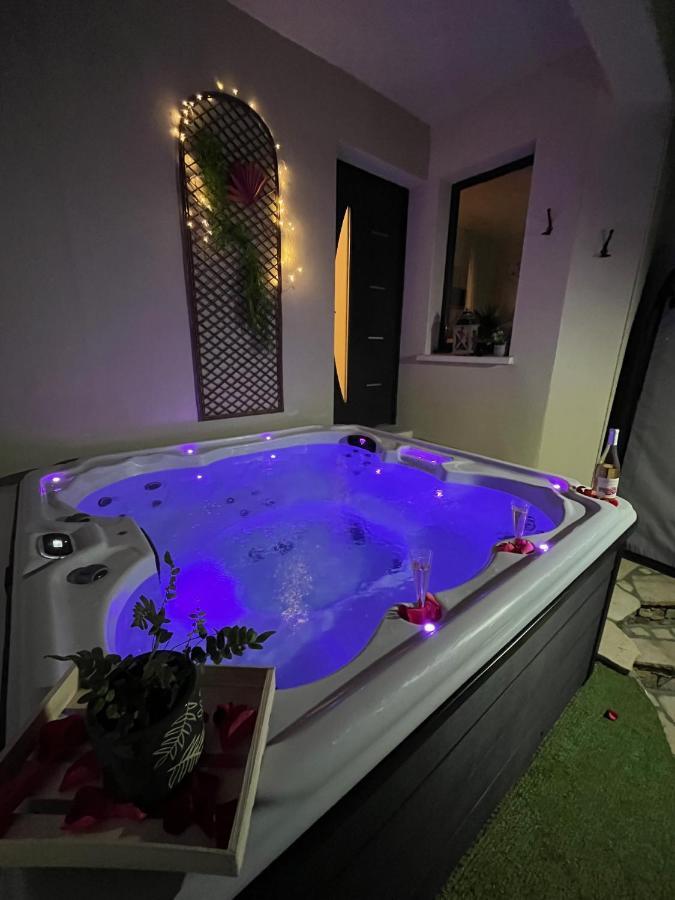Saint-Rome-de-Tarn Chambre Au Calme Avec Spa Privatif Gratuit Sud Aveyron Les Palmiers Des Causses المظهر الخارجي الصورة